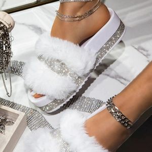 ONLY 1 LEFT💎BLING-BLING WHITE 💎 SLIDES